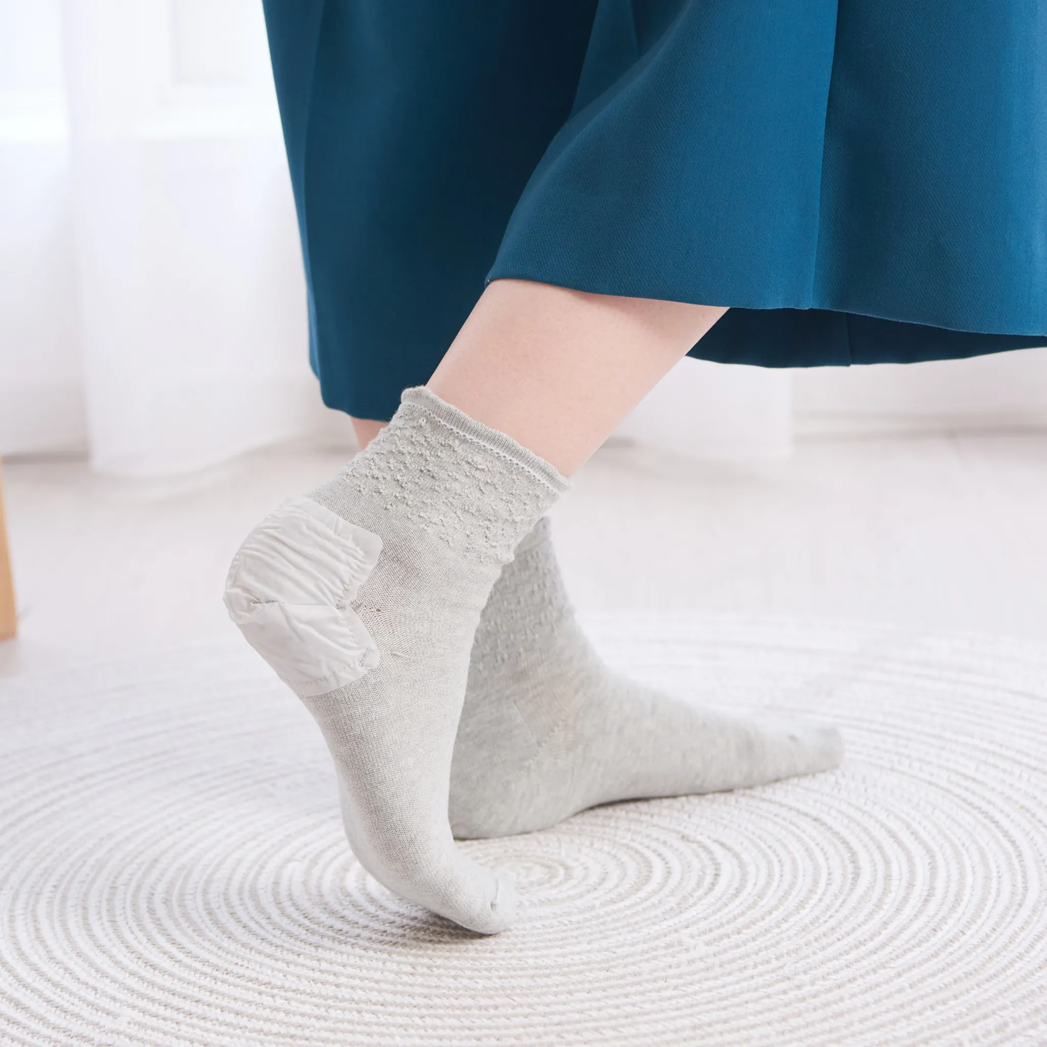 Heel-smoothing socks – Cotton-blend, single-layer, loose-fitting type - 564